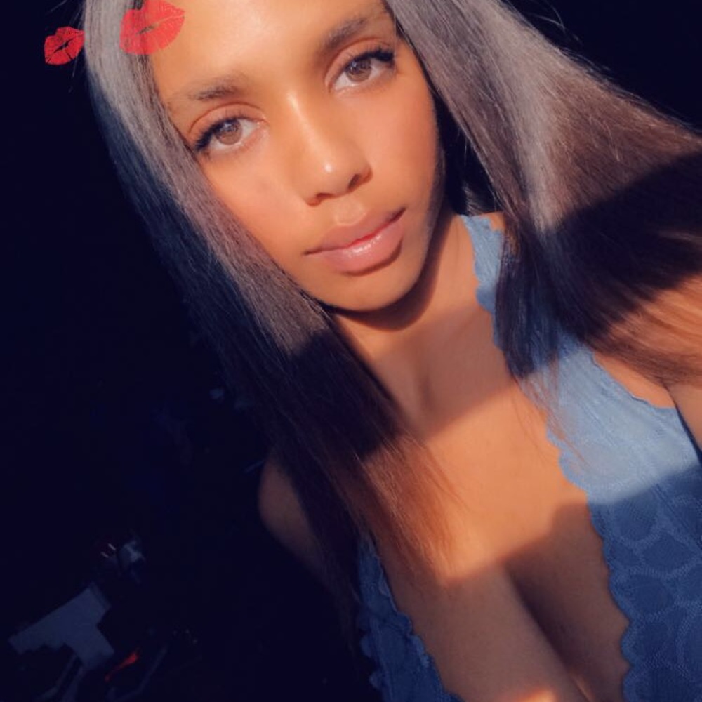 Meet your Posher, Dominique